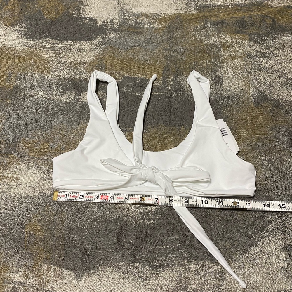 Good American 10 Ways To Wear Bikini Top White - Picture 4 of 11